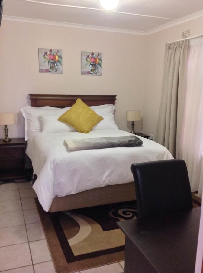 Vinolux Guest House Mthatha Exterior foto