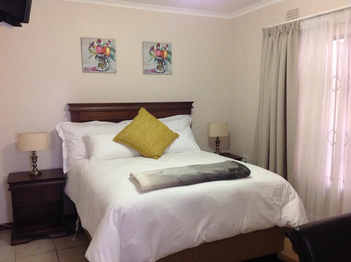 Vinolux Guest House Mthatha Exterior foto